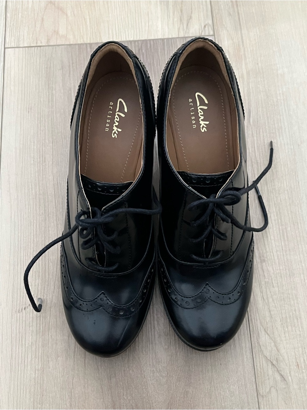 Clarks Artisan Black Leather Lace-Up Wingtip Heels